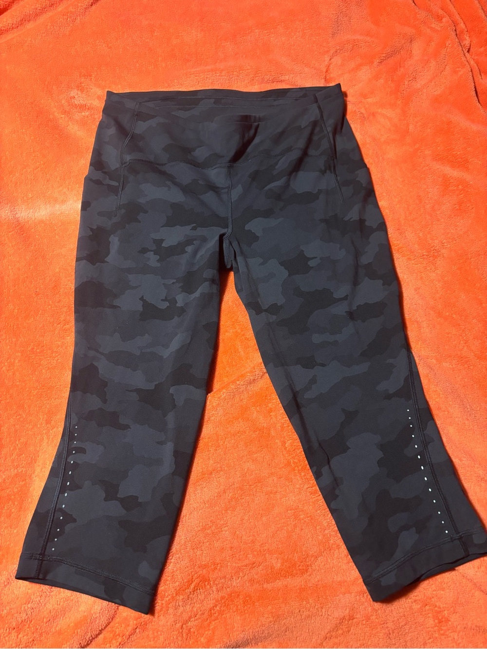 Size 16 lululemon Black Camo Active Capri Leggings